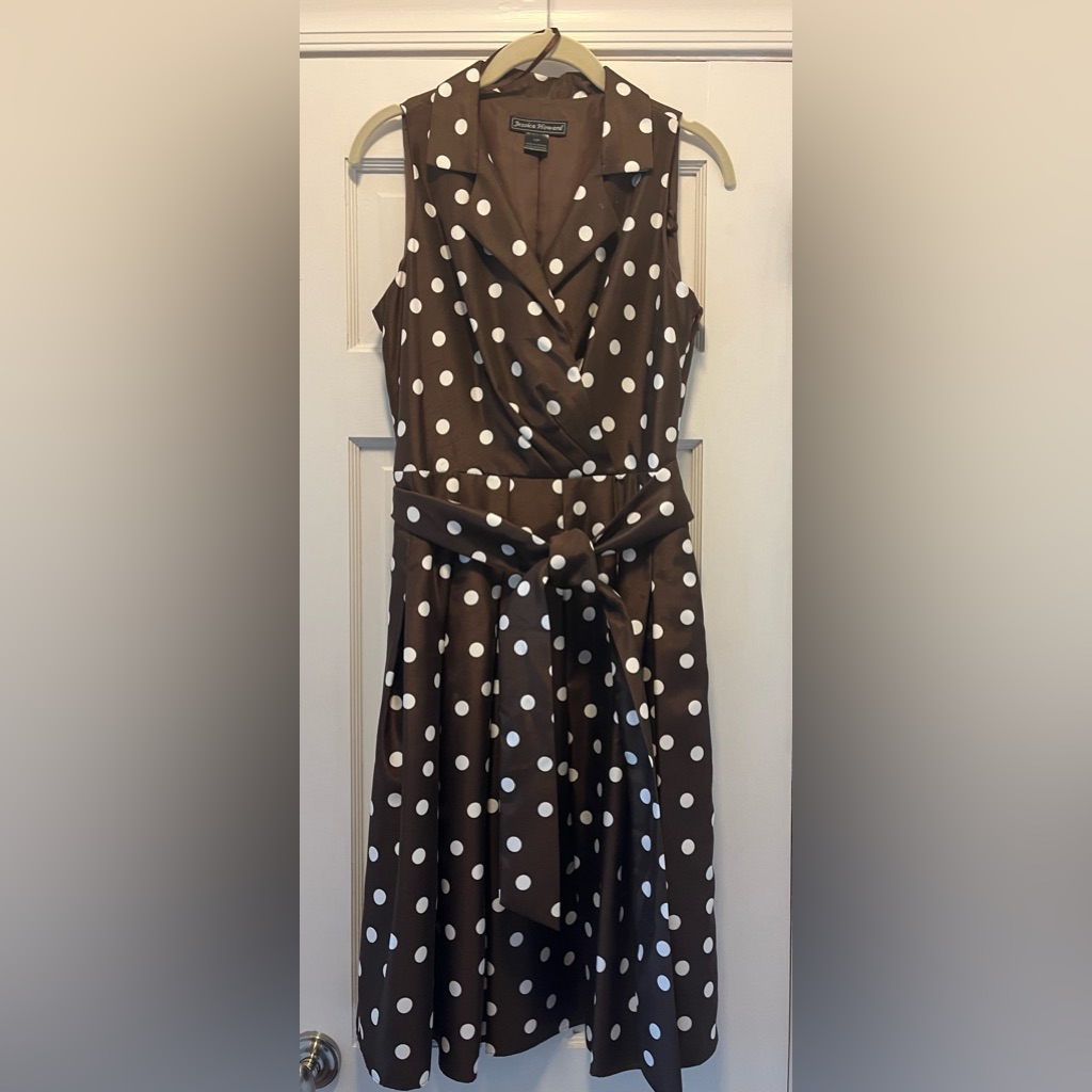 Jessica Howard Knee Length Dress